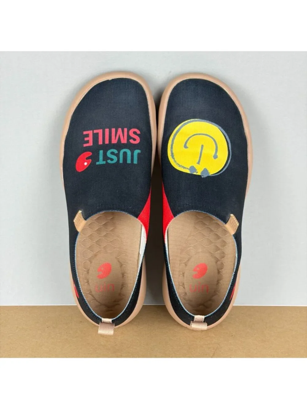 UIN Just Smile Happy Face Slip On Casual Shoes Womens 9.5 Black Red Yellow